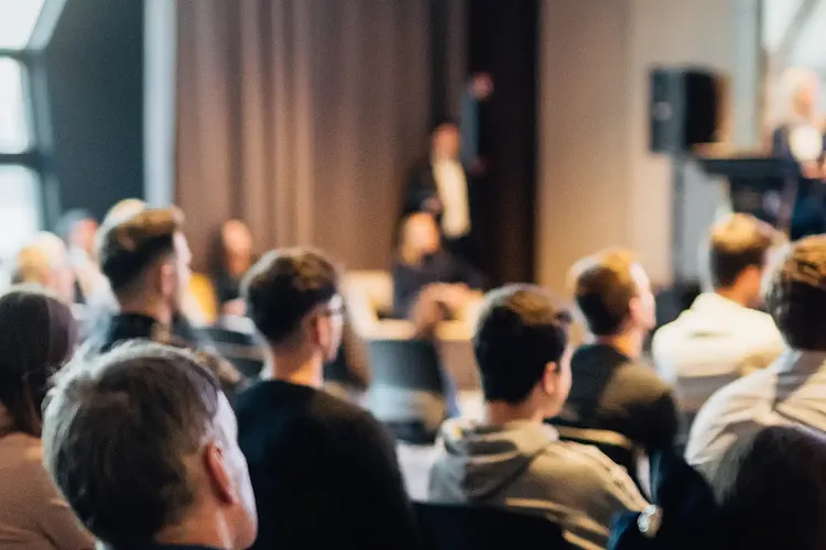 Comment réussir l’organisation d’une conférence ?